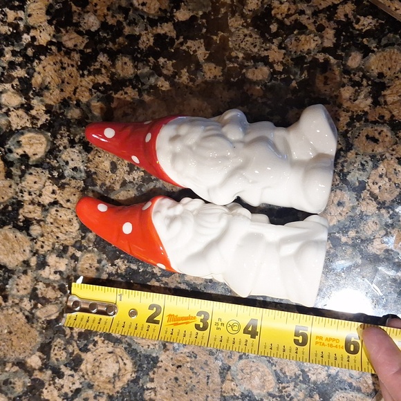Modcloth Gnome salt and pepper shakers set - Picture 7 of 7